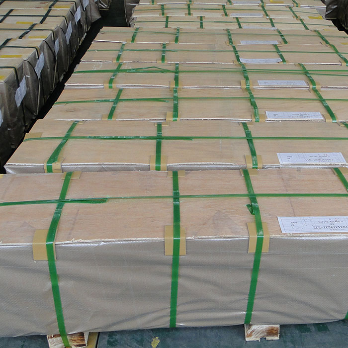 Kokioje aplinkoje nerūdijančio plieno lakštai yra linkę į koroziją?