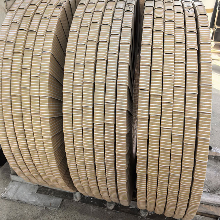 Grūdinto nerūdijančio plieno juosta